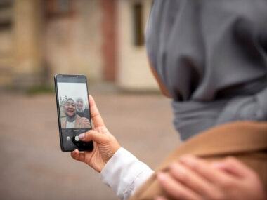 Women wearing hijab an having a good time